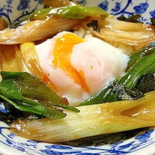 白ネギの温泉卵丼♪麺つゆ×ごま油風味